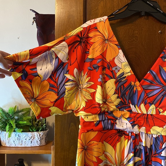 Brand new Stella & Julie, tropical floral print V-neck maxi dress 😍😍😍 - Picture 7 of 10